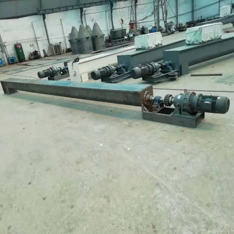 Serbuk bijih tembaga melalui penghantar heliks